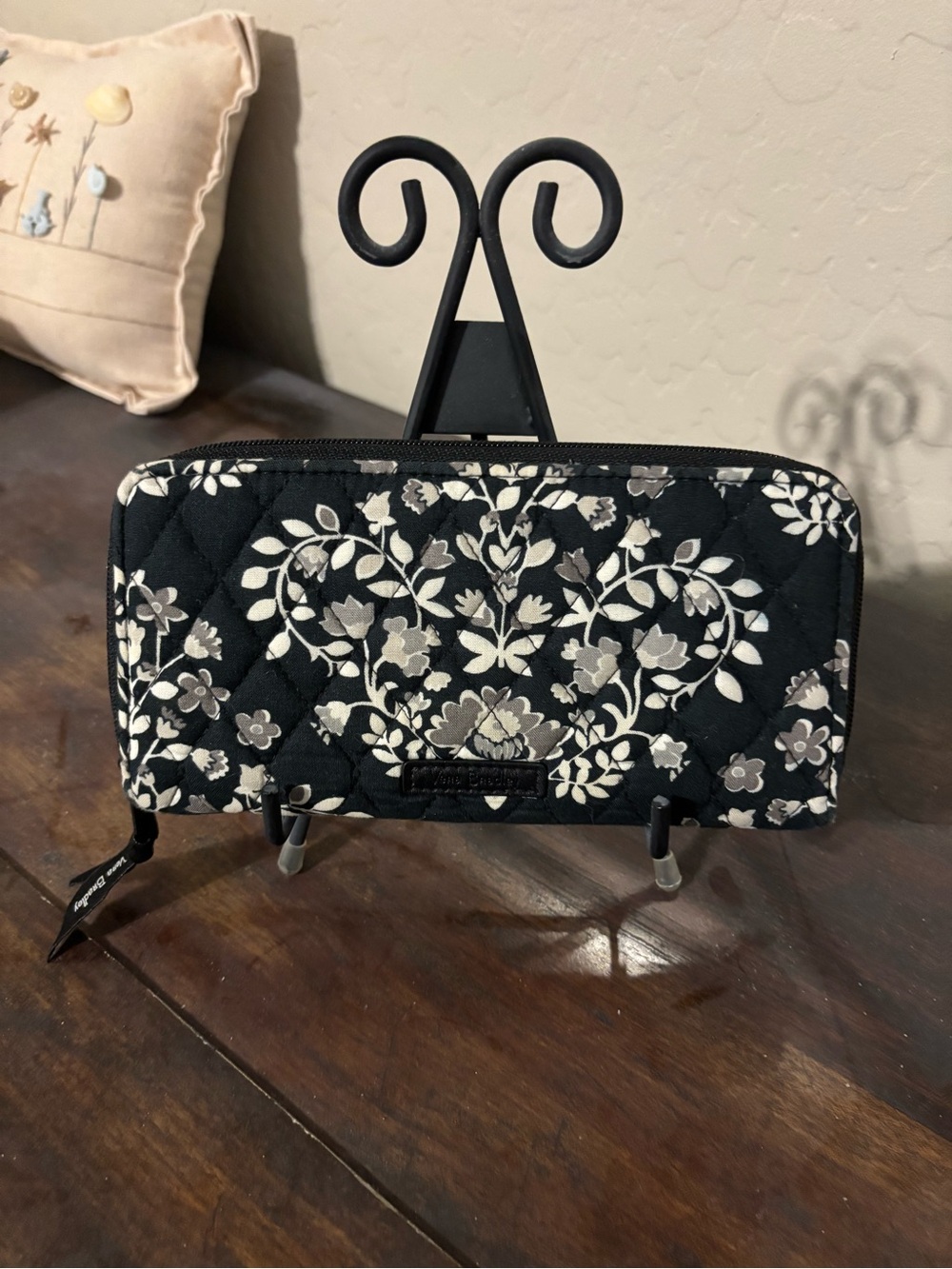 Vera Bradley Black Quilted Floral Zip-Around Wallet Chandelier Noir pattern
